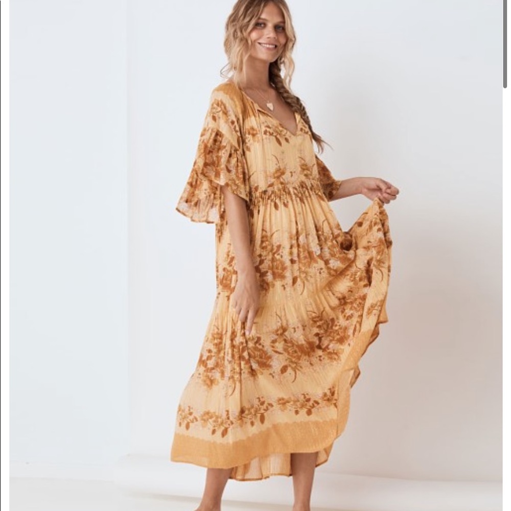 Spell “Cocolei mumu” in the beautiful caramel color size xl